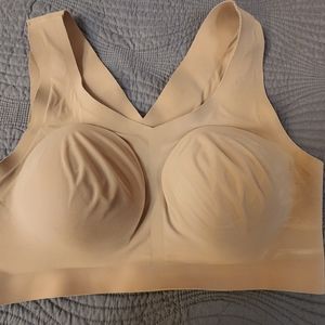 Evelyn Bobbie The Defy Bra